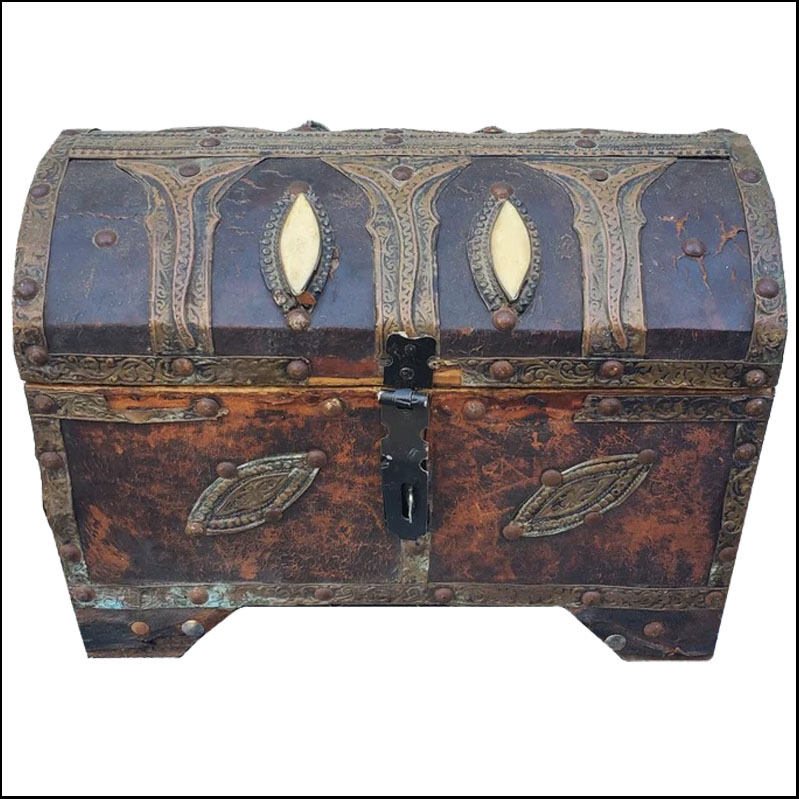 Vintage Decorative Inlaid Moroccan Trunk / Jewelery Box