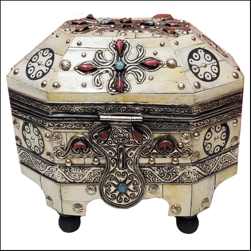 Moroccan White Camel Bone And Metal Inlay Mini Trunk / Jewelery Box – Oval Shape